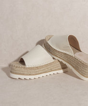 Load image into Gallery viewer, OASIS SOCIETY Ivy Espadrille Platform Slide - In Your Space Boutique
